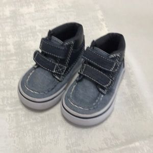 Boys shoes